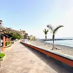 Casa Del Mar